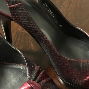 Snazzy Stuart Weitzman evening pumps